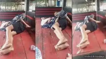 Lagi ngentot di tempat umum tiba-tiba hampir ketahuan